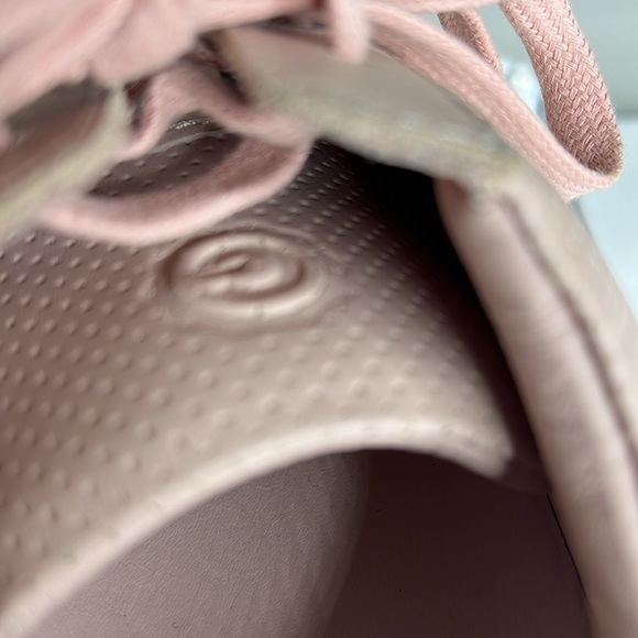 Greats Brooklyn Powder Pink Perforated Leather US 8.5 Sneakers Made In Italy - Picture 11 of 12